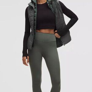 ISO lululemon Fast and Free High-Rise Tight 25" 5 Pocket, palm deco, size 6